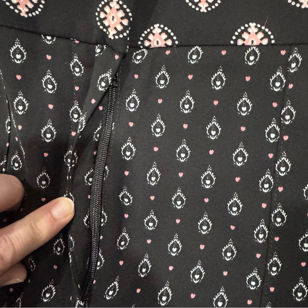 LOFT Black and Pink Patterned Culottes Size 14‎ - Picture 6 of 6